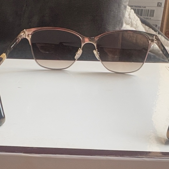 Bobbi Brown Cream and Gold Sunglasses - Picture 4 of 4